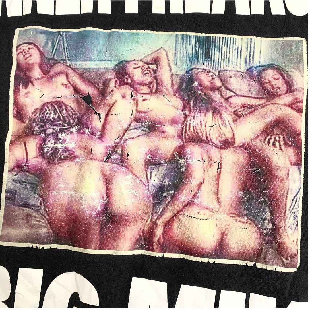 Black "All Eyes On Me" Graphic T - VintageVera