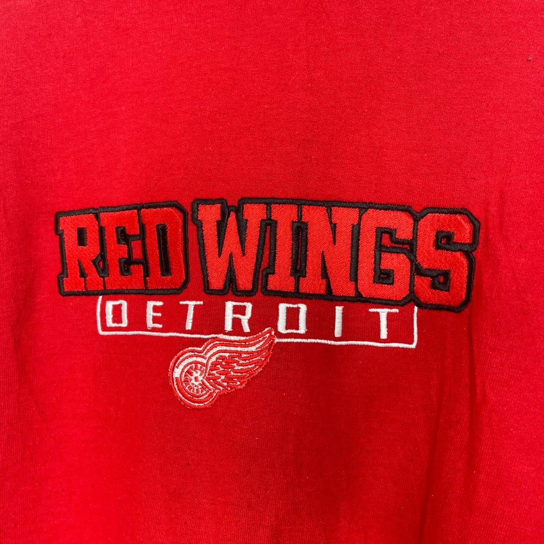Gildan Detroit Red Wings Red Sweatshirt - VintageVera
