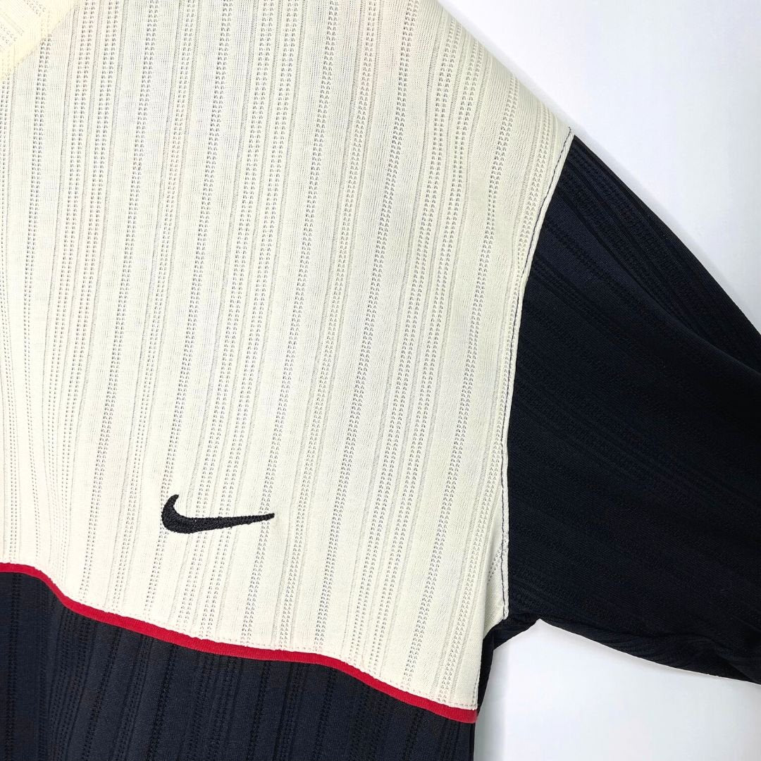 Nike V Neck T-Shirt - VintageVera