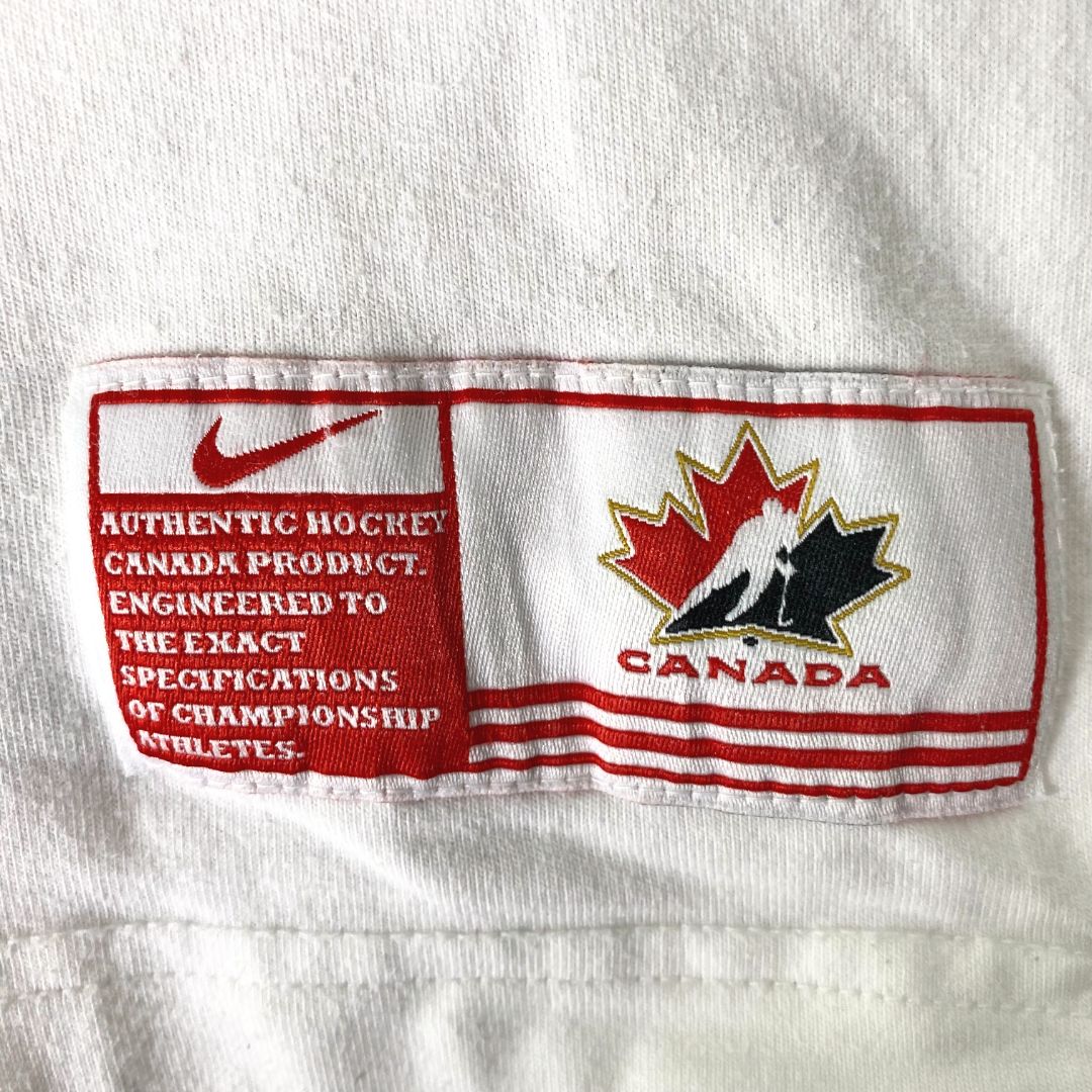 Nike Teams 'Canada' Shirt - VintageVera