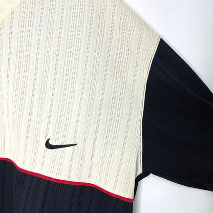 Nike V Neck T-Shirt - VintageVera
